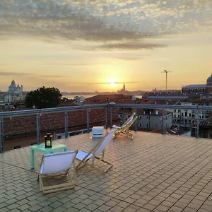 Sunny Terrace Ostello